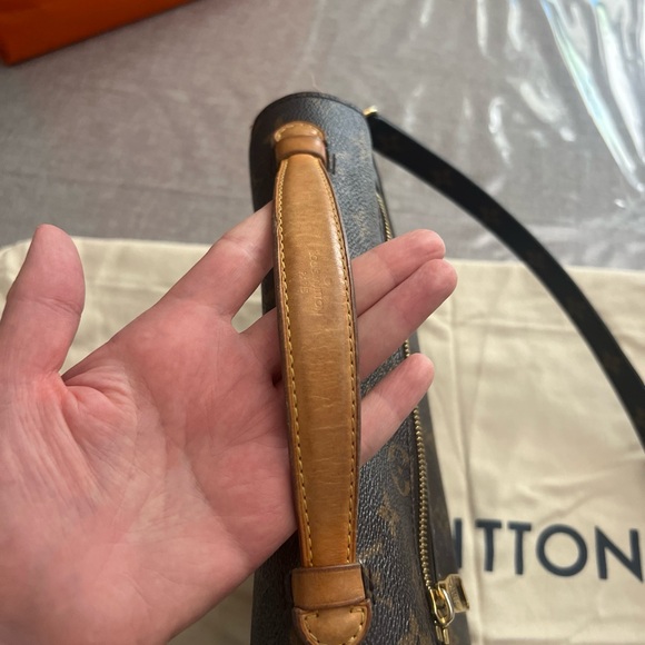 Louis Vuitton Monogram Crossbody Bag with Gold Accents - Picture 7 of 15